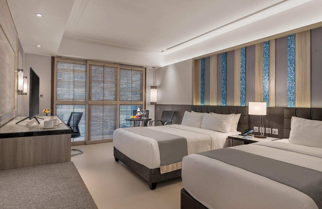 Henann Palm Beach Resort Balabag  Экстерьер фото Deluxe Room
